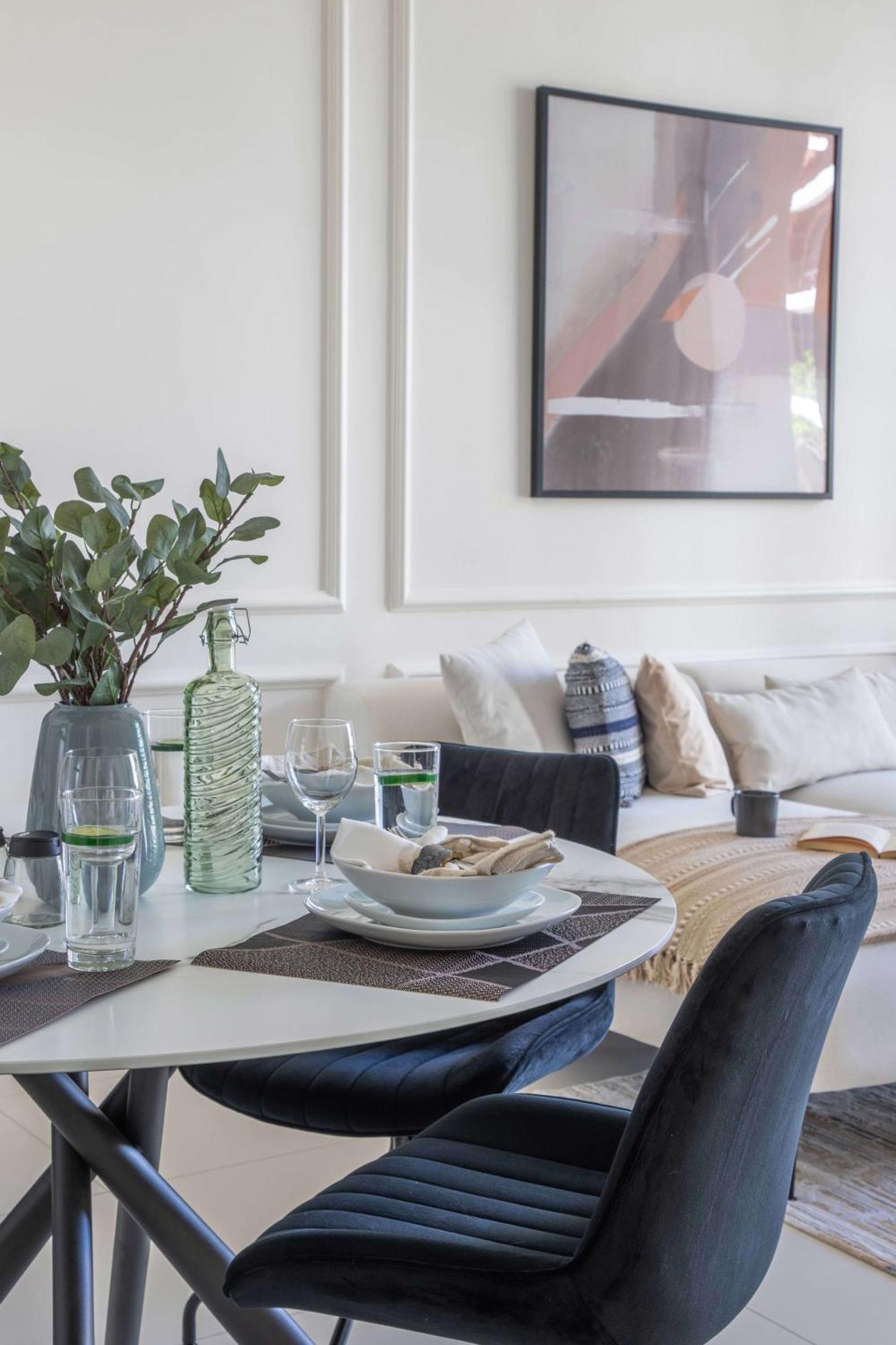 Frank Porter - Park Point Building C Apartment